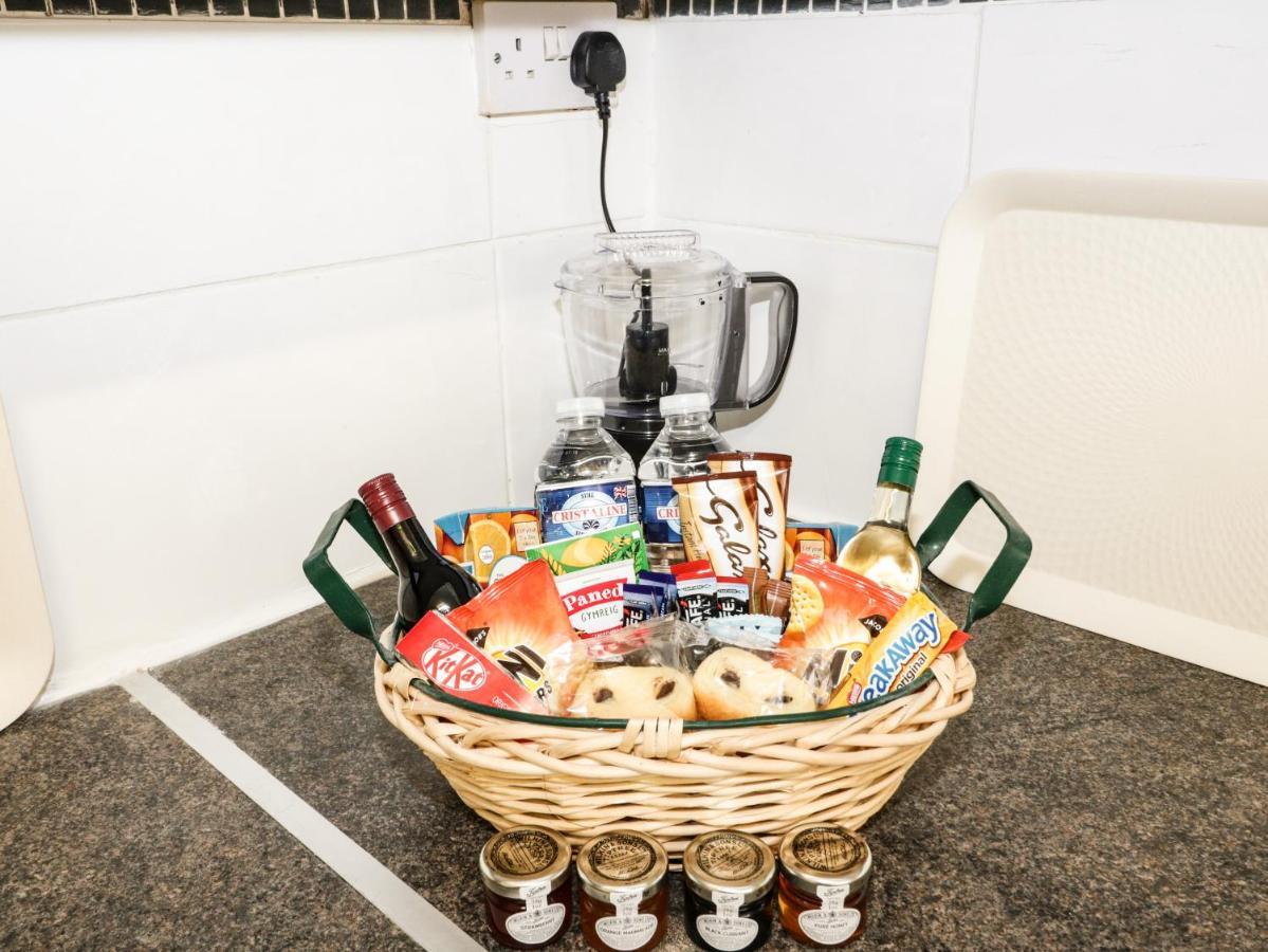 Llys Madoc, Basement Apartment Penmaen-mawr Εξωτερικό φωτογραφία