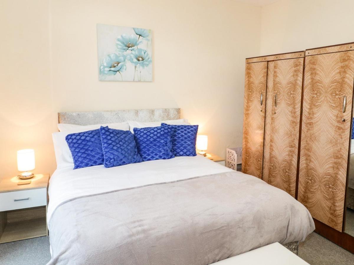 Llys Madoc, Basement Apartment Penmaen-mawr Εξωτερικό φωτογραφία