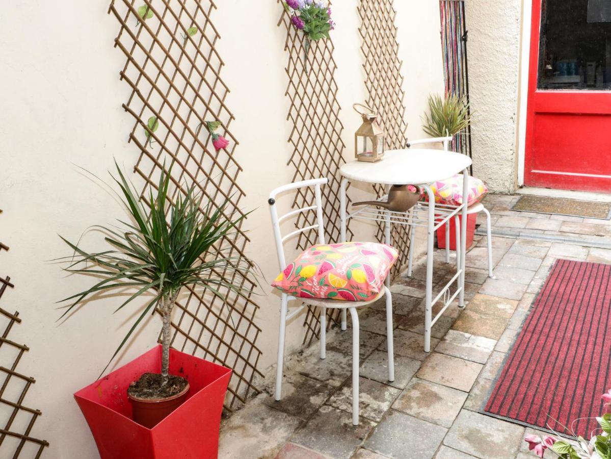 Llys Madoc, Basement Apartment Penmaen-mawr Εξωτερικό φωτογραφία